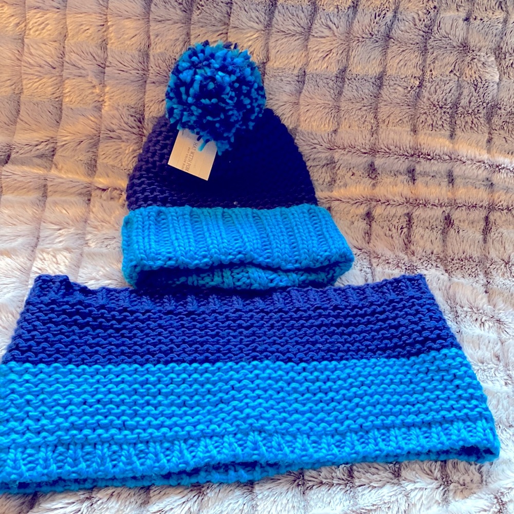 Matching Knit Kids Infinity scarf and Hat with Pom Pom- Brand new - Never Used